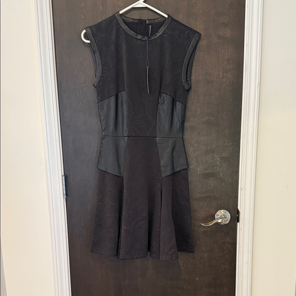 Elegant Black Sleeveless Dress